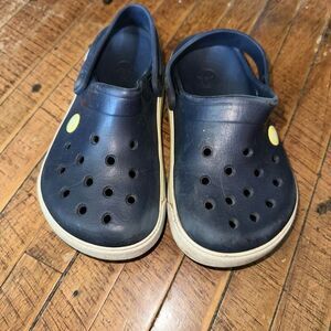Crocs navy & lime rubber slip on big kids size 1 shoes